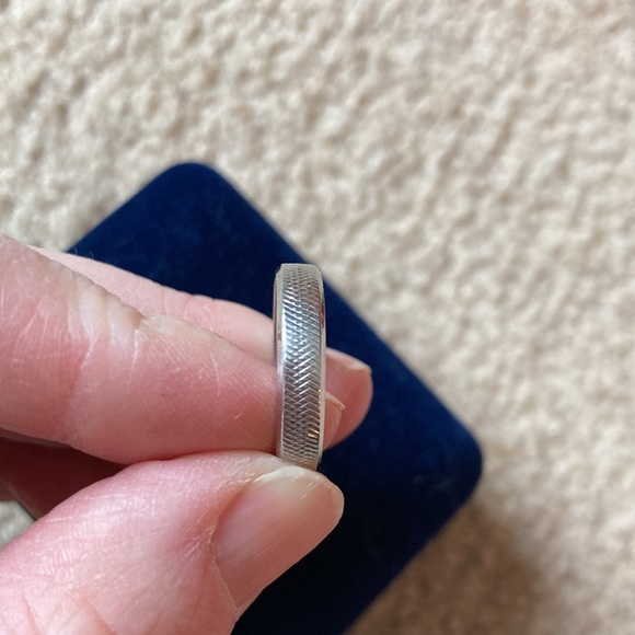 Simple ring - size 5 - Picture 3 of 3